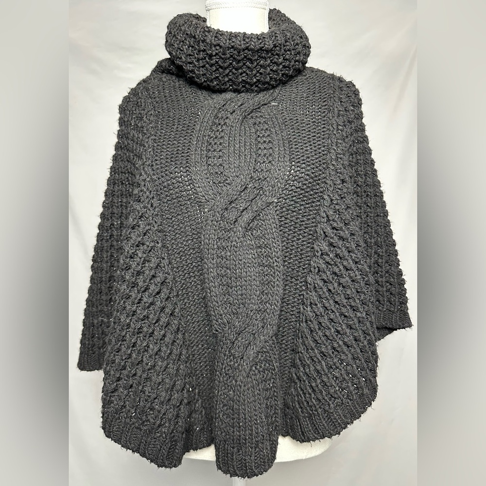 BERRETTI Black Chunky Cable Knit Elegant‎ Turtle Neck Poncho One Size